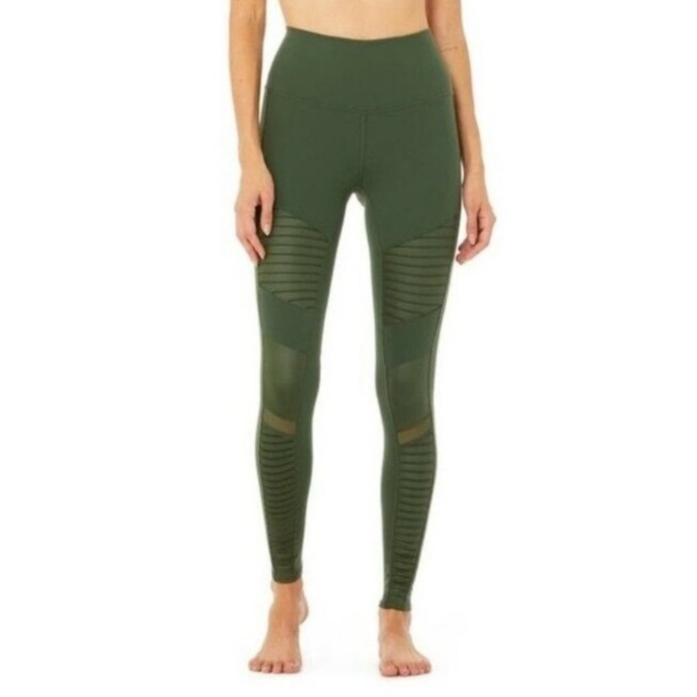 Alo Yoga Moto Leggings in Jungle/Jungle Glossy green, size SM